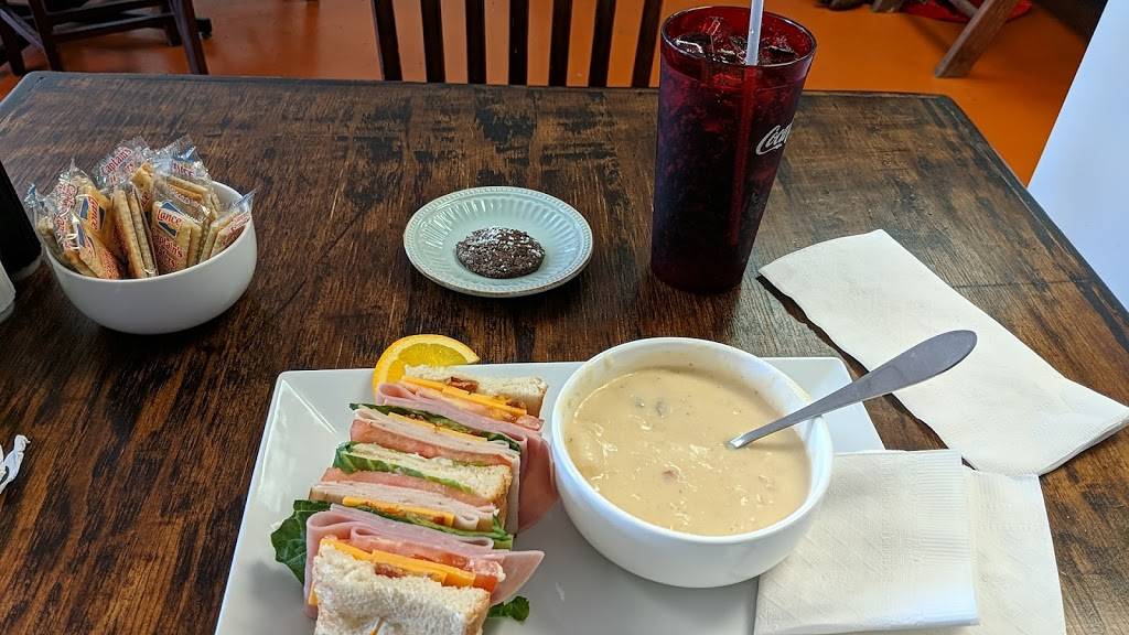 The Soup Company | restaurant | 104 N McNeill St, Carthage, NC 28327, USA | 9106039099 OR +1 910-603-9099