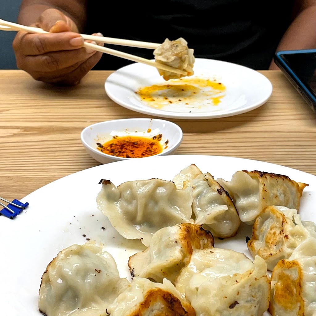 One Bite Dumpling 一口香饺子坊 | restaurant | 23120 Lyons Ave Ste 6, Santa Clarita, CA 91321, USA | 6614143138 OR +1 661-414-3138