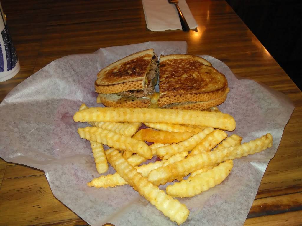 Towne Pub | restaurant | 1001 Ottawa St, Leavenworth, KS 66048, USA | 9136825456 OR +1 913-682-5456