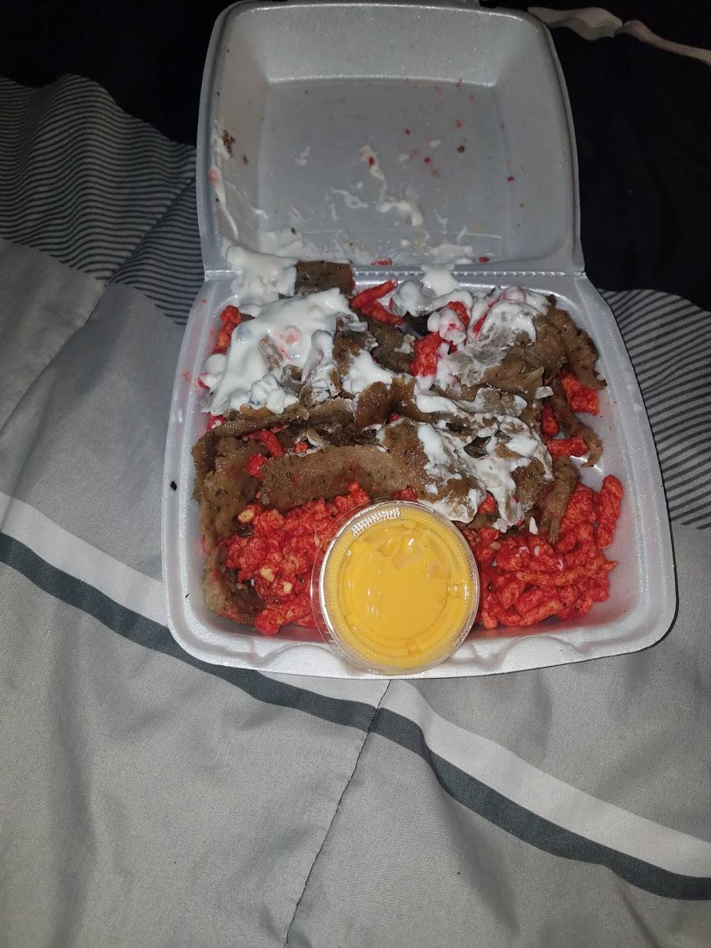 Star Gyros | restaurant | 3400 Roosevelt Rd, Chicago, IL 60624, USA | 7738265500 OR +1 773-826-5500