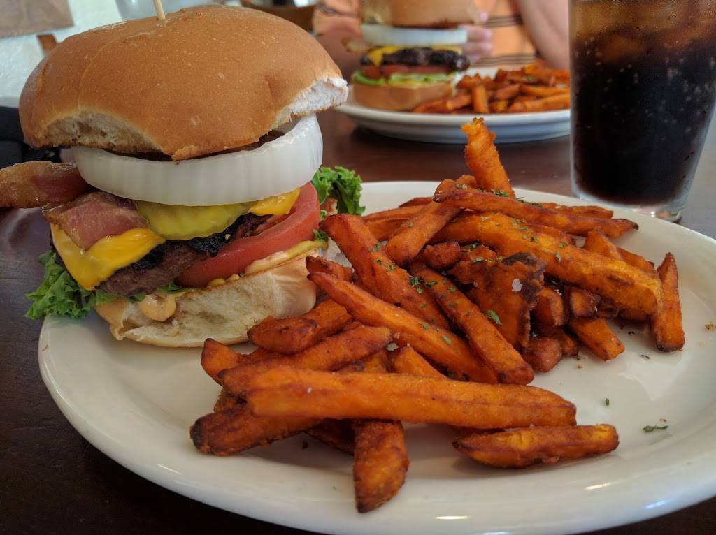 Double Horn Brewing Company | restaurant | 208 Ave H, Marble Falls, TX 78654, USA | 8306935165 OR +1 830-693-5165