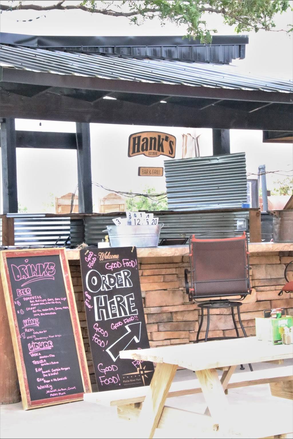 Hanks Bar & Grill | restaurant | 22999 US-34, Greeley, CO 80631, USA | 9705904414 OR +1 970-590-4414