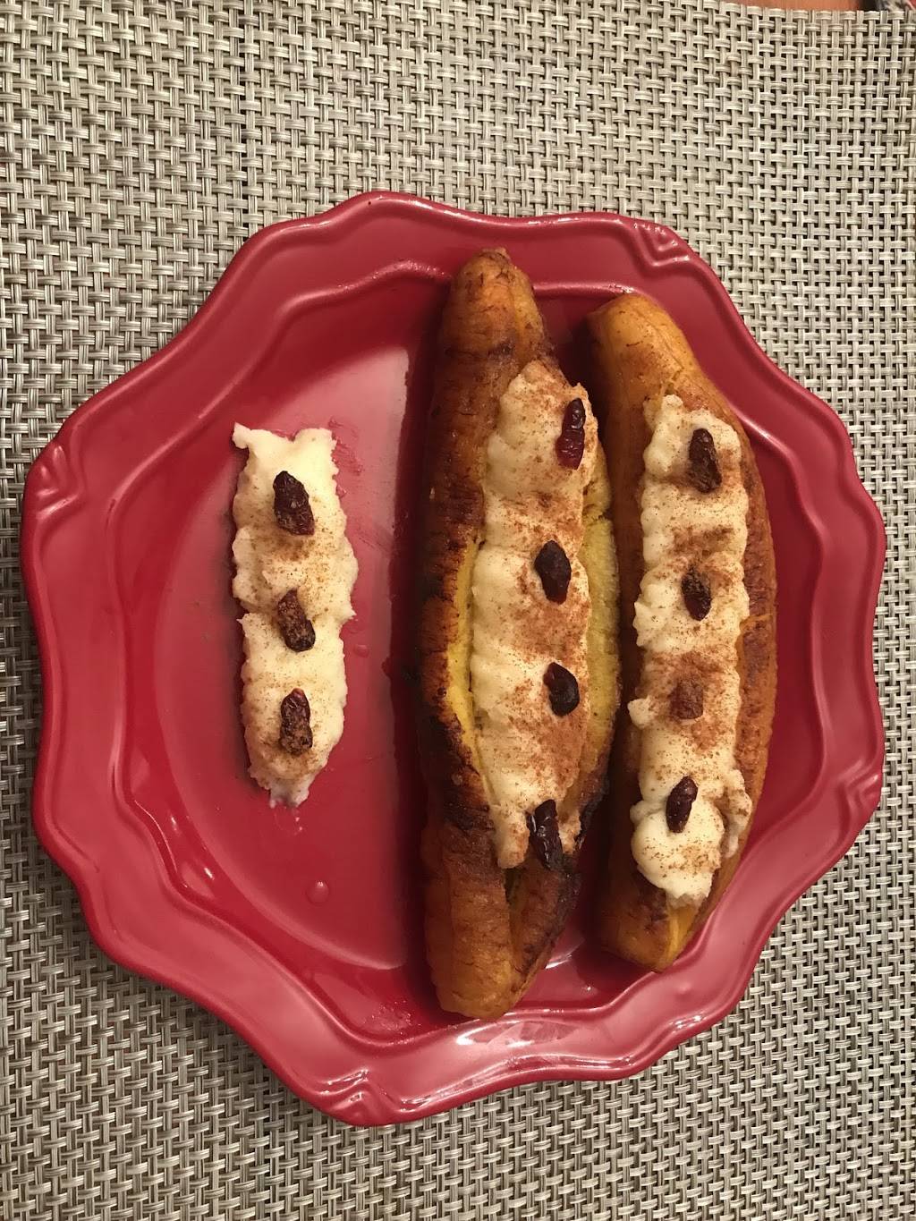 Gonzalez Pupuseria y Restaurante | restaurant | 31 Bowling Dr Suite J, Jackson, TN 38305, USA | 7312401061 OR +1 731-240-1061