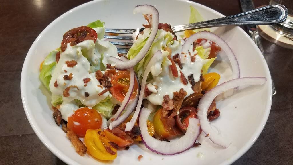 Fielders Choice Tap & Table | restaurant | 2300 Gleason Ct, Northfield, MN 55057, USA | 5076454500 OR +1 507-645-4500