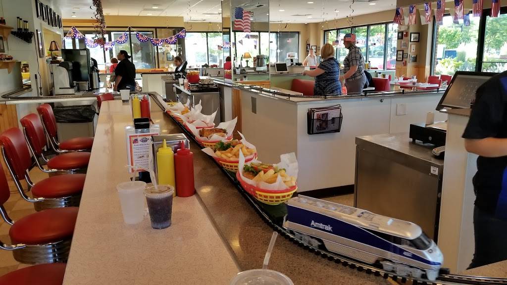 2Toots Train Whistle Grill | restaurant | 203 S Main St, Bartlett, IL 60103, USA | 6302136700 OR +1 630-213-6700