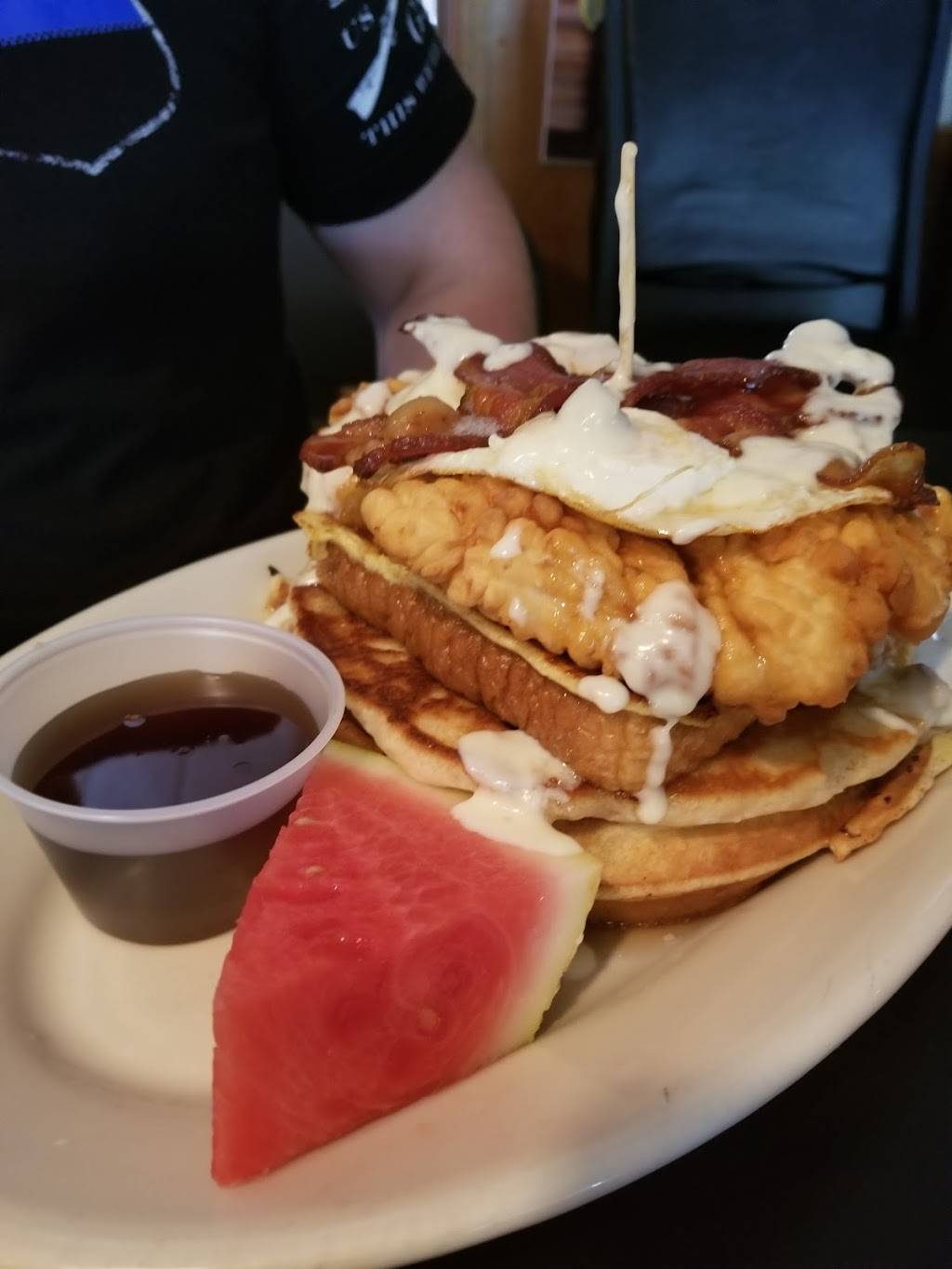 Brewskis Sports Club | restaurant | 304 N 76th St, Milwaukee, WI 53213, USA | 4144750500 OR +1 414-475-0500