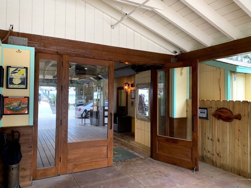 Caps On the Water | restaurant | 4325 Myrtle St, St. Augustine, FL 32084, USA | 9048248794 OR +1 904-824-8794