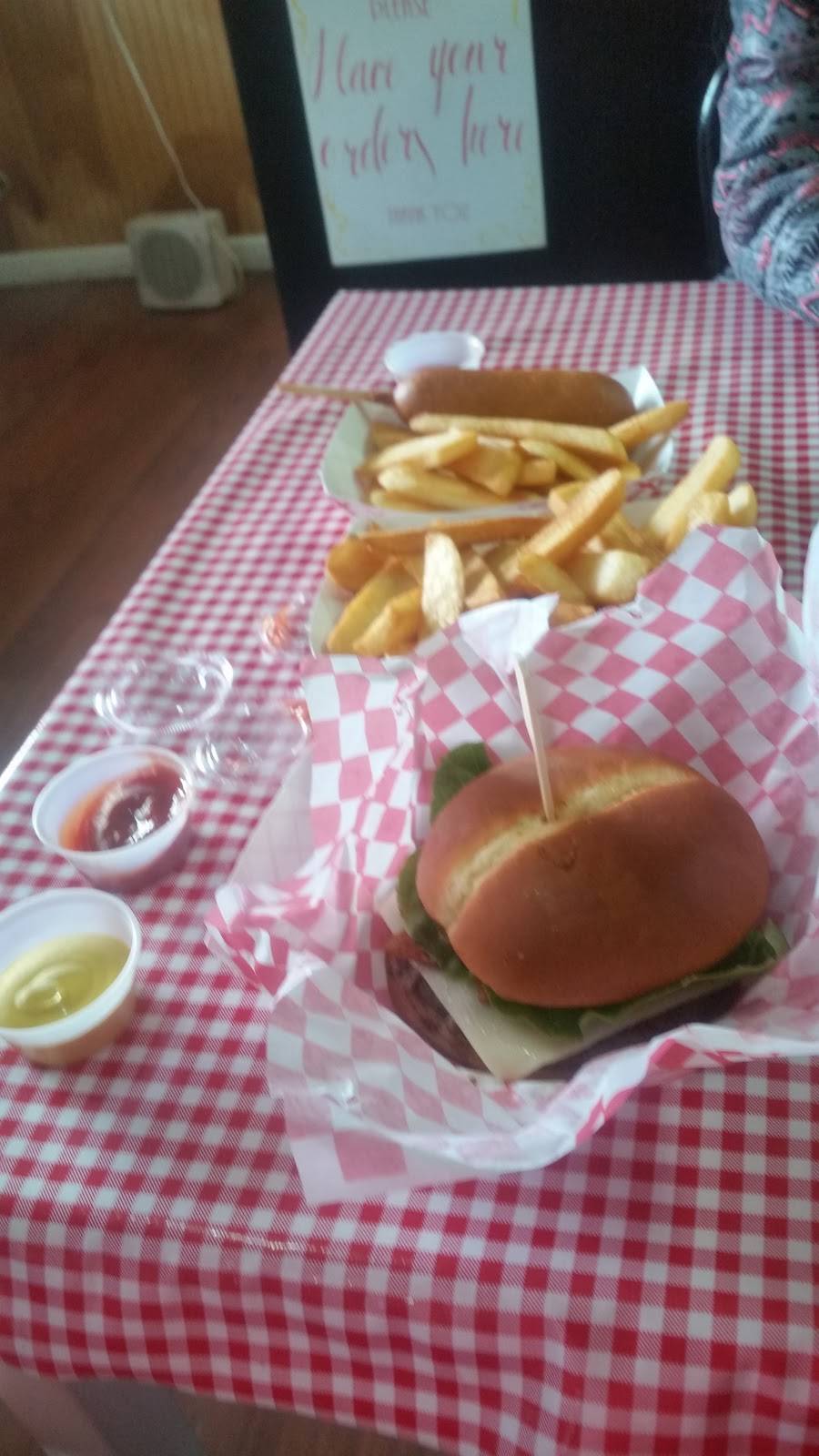 Bs Spot Grill | restaurant | 11717 WA-302, Gig Harbor, WA 98329, USA | 2533029861 OR +1 253-302-9861