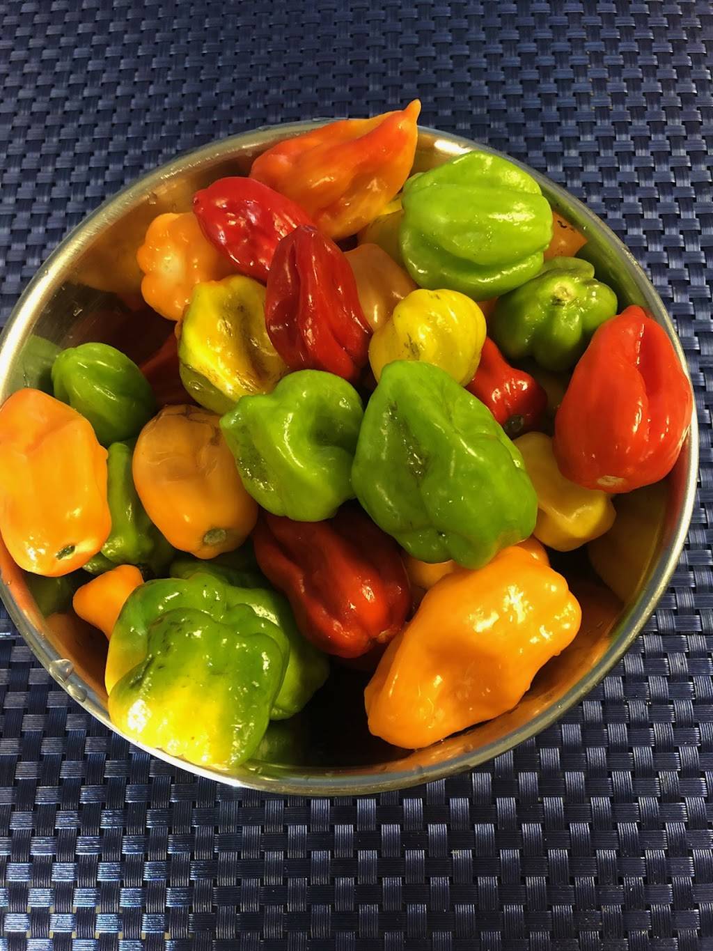 Moms Restaurant Haitian Cuisine and Bakery | restaurant | 11900 N Nebraska Ave Suite #1, Tampa, FL 33612, USA | 8136310900 OR +1 813-631-0900