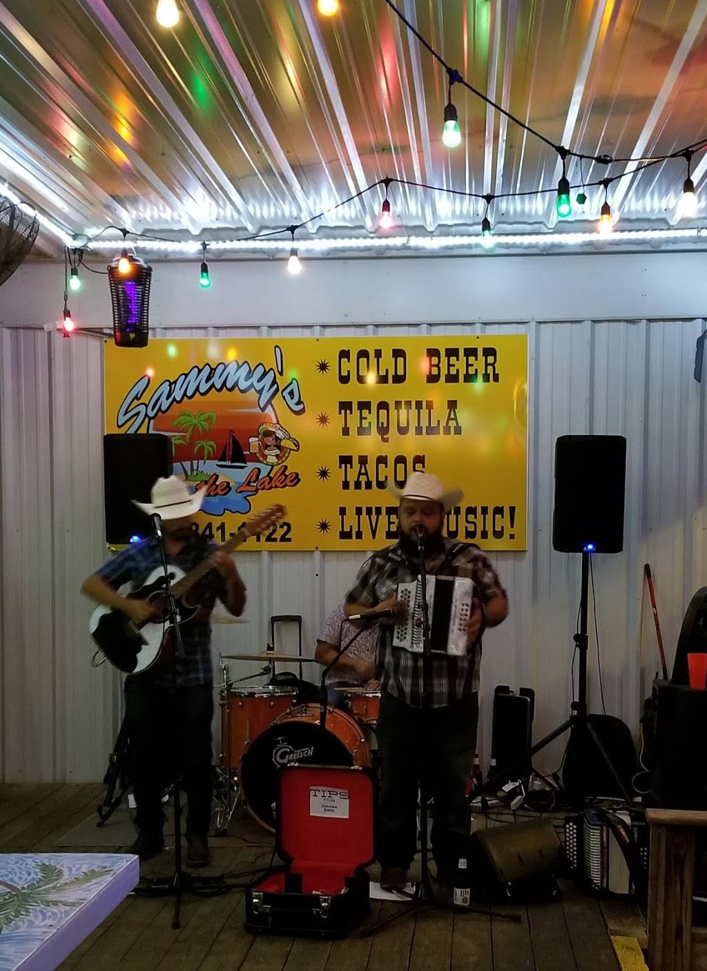 Sammys on the Lake | restaurant | 6680 Peden Rd, Fort Worth, TX 76179, USA | 6828411122 OR +1 682-841-1122