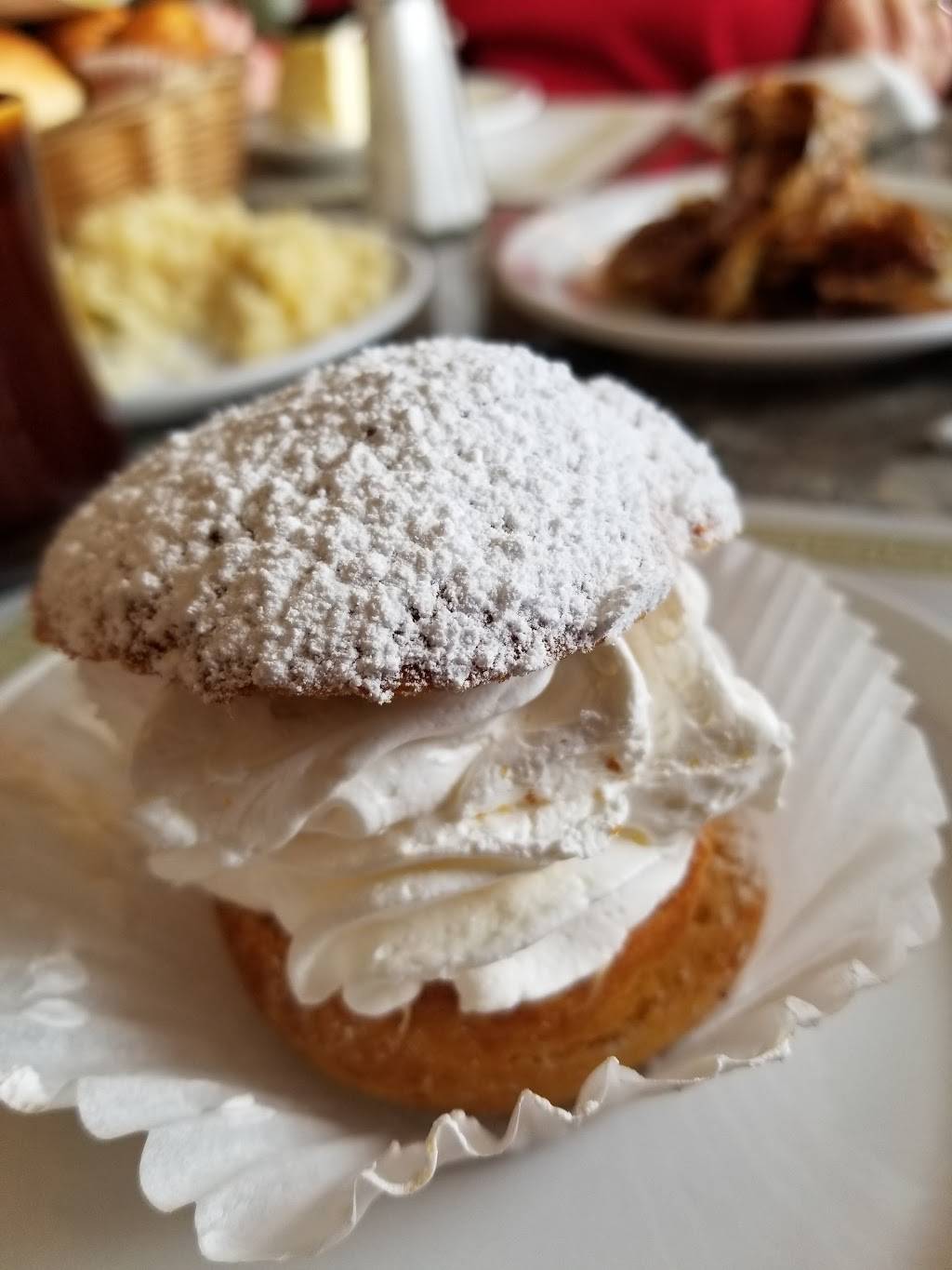 Forum II Family Restaurant | restaurant | 4711 S 108th St, Milwaukee, WI 53228, USA | 4145294001 OR +1 414-529-4001