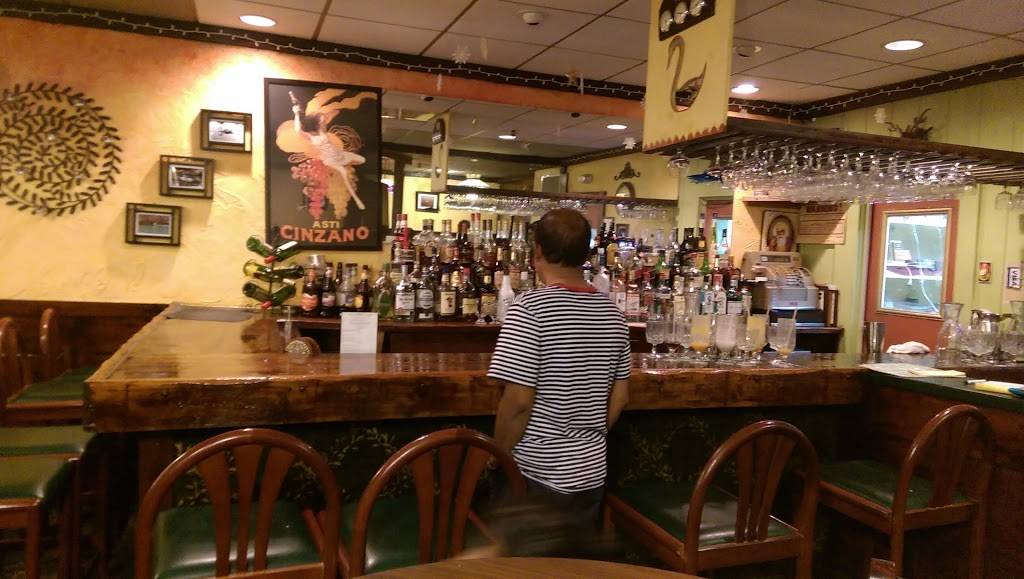 Golden Swan Indian Cuisine | restaurant | 323 Main St, Falmouth, MA 02540, USA | 5085406580 OR +1 508-540-6580