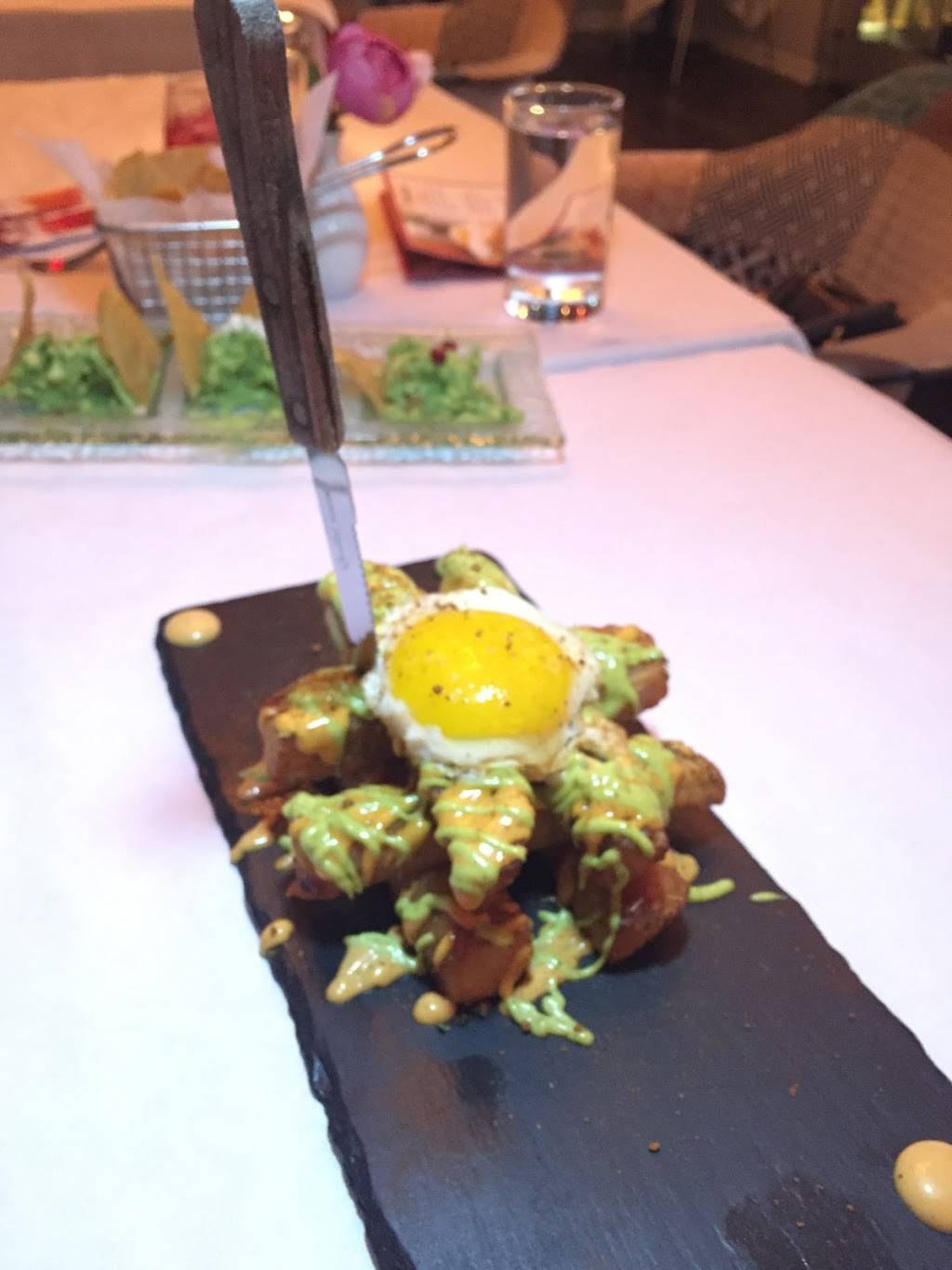 Altiro Latin Fusion | restaurant | 2116 W Roscoe St, Chicago, IL 60618, USA | 7739354000 OR +1 773-935-4000