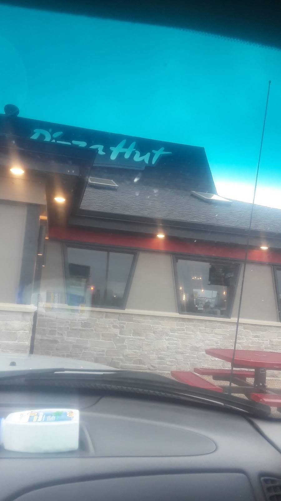 Pizza Hut | meal delivery | 10922 State Hwy 76, Branson West, MO 65737, USA | 4172728425 OR +1 417-272-8425