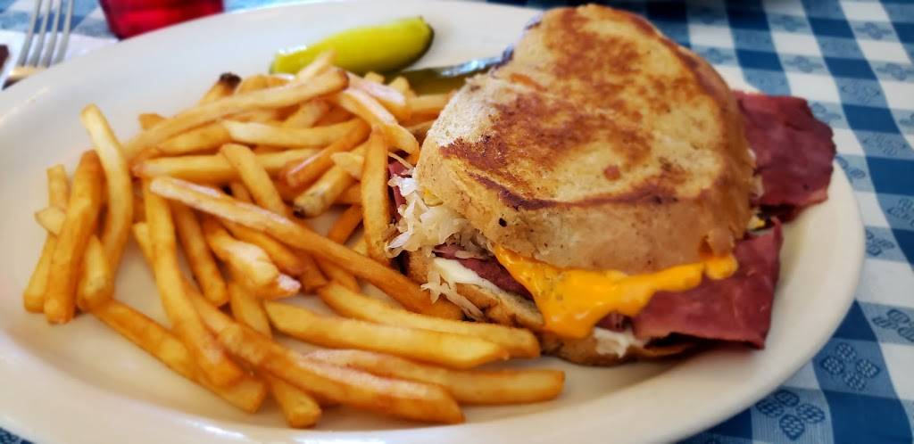 The New York Hot Dog Shop | restaurant | 9022 Old Perry Hwy, Pittsburgh, PA 15237, United States | 4129519955 OR +1 412-951-9955