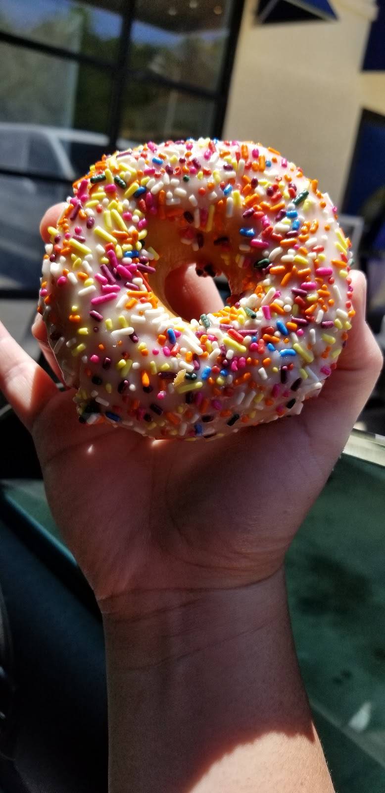 Dunkin | bakery | 7011 W Newberry Rd A, Gainesville, FL 32608, USA | 3527274254 OR +1 352-727-4254