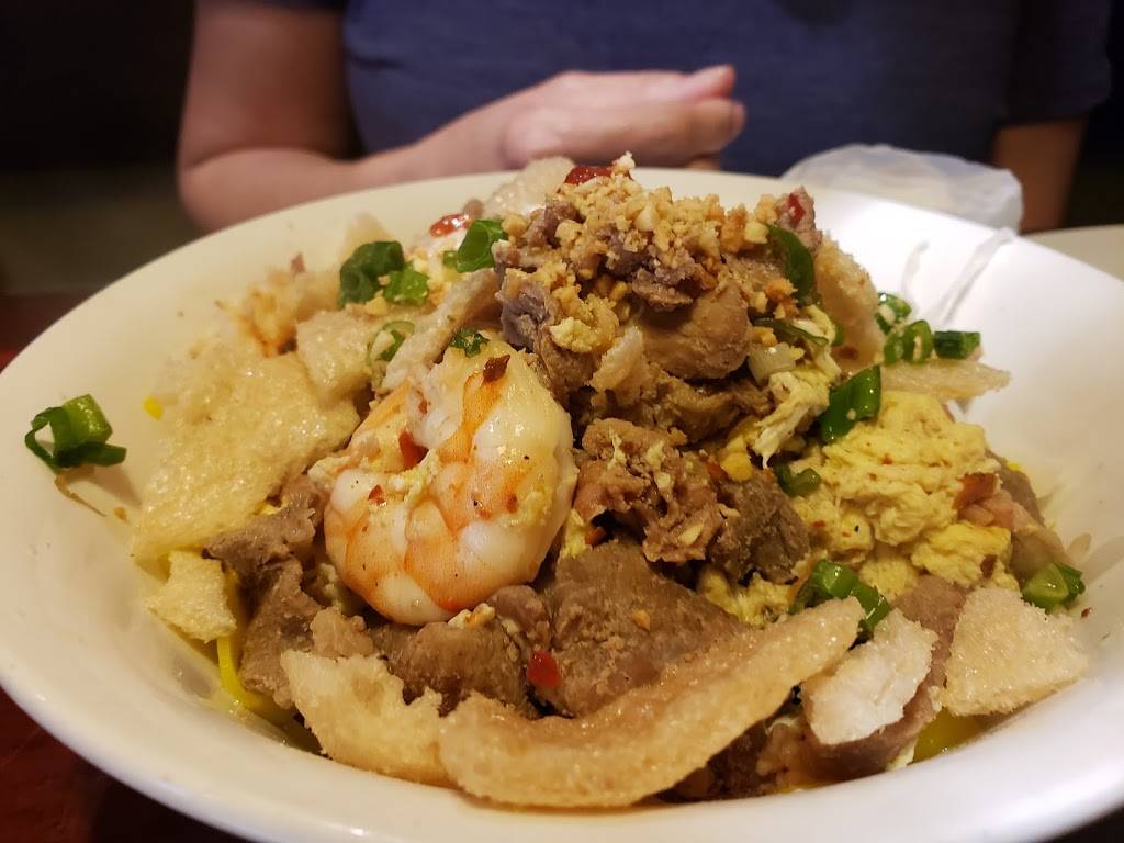 Huynh Restaurant | restaurant | 912 St Emanuel St, Houston, TX 77003, USA | 7132248964 OR +1 713-224-8964