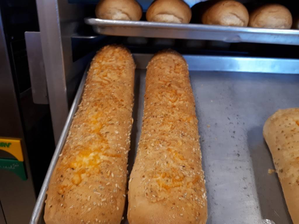 Subway | meal takeaway | 95 Lincoln St Unit #14, Welland, ON L3C 7C3, Canada | 9057149402 OR +1 905-714-9402