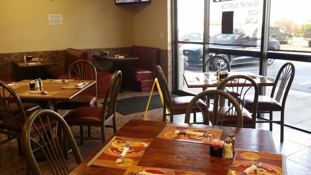 Amigos Mexican Food | restaurant | 6831 S Dayton St, Greenwood Village, CO 80112, USA | 3037908147 OR +1 303-790-8147