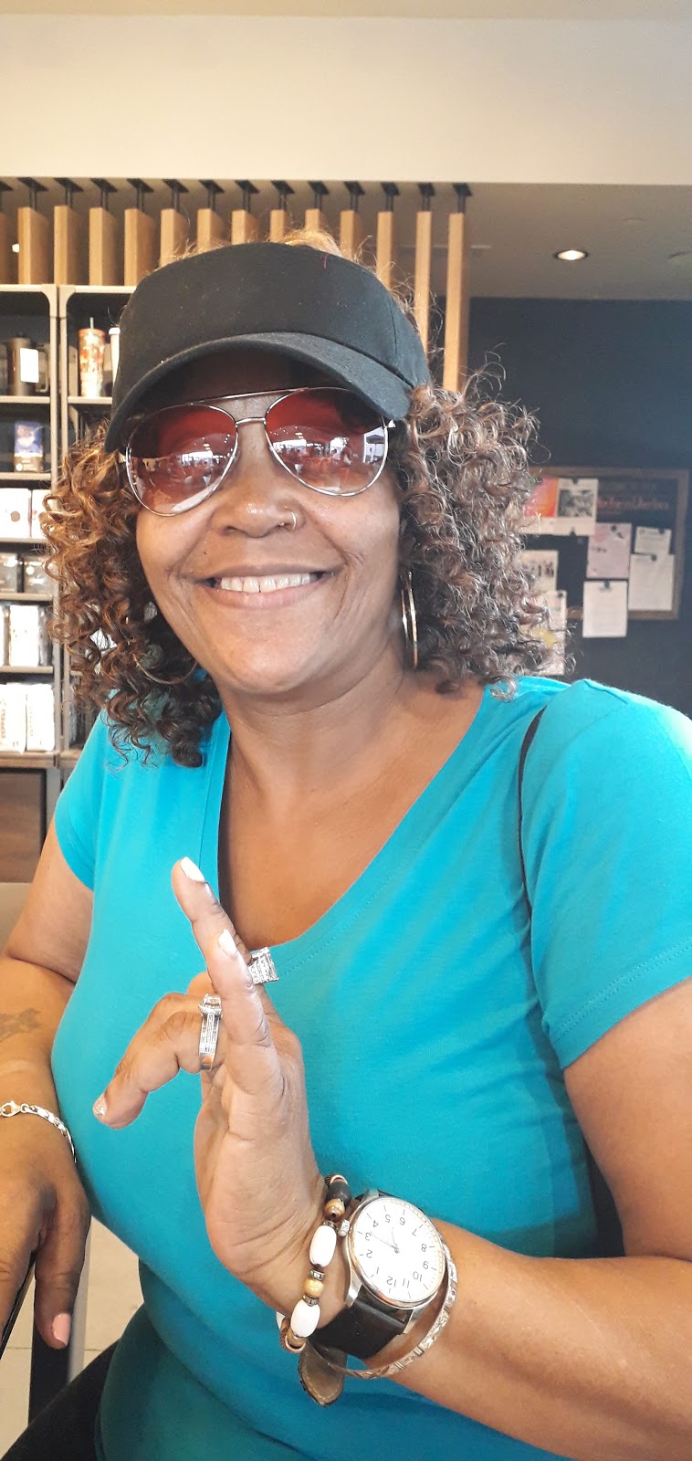 Starbucks | cafe | 1018 N 2nd St, Philadelphia, PA 19123, USA | 2159222332 OR +1 215-922-2332