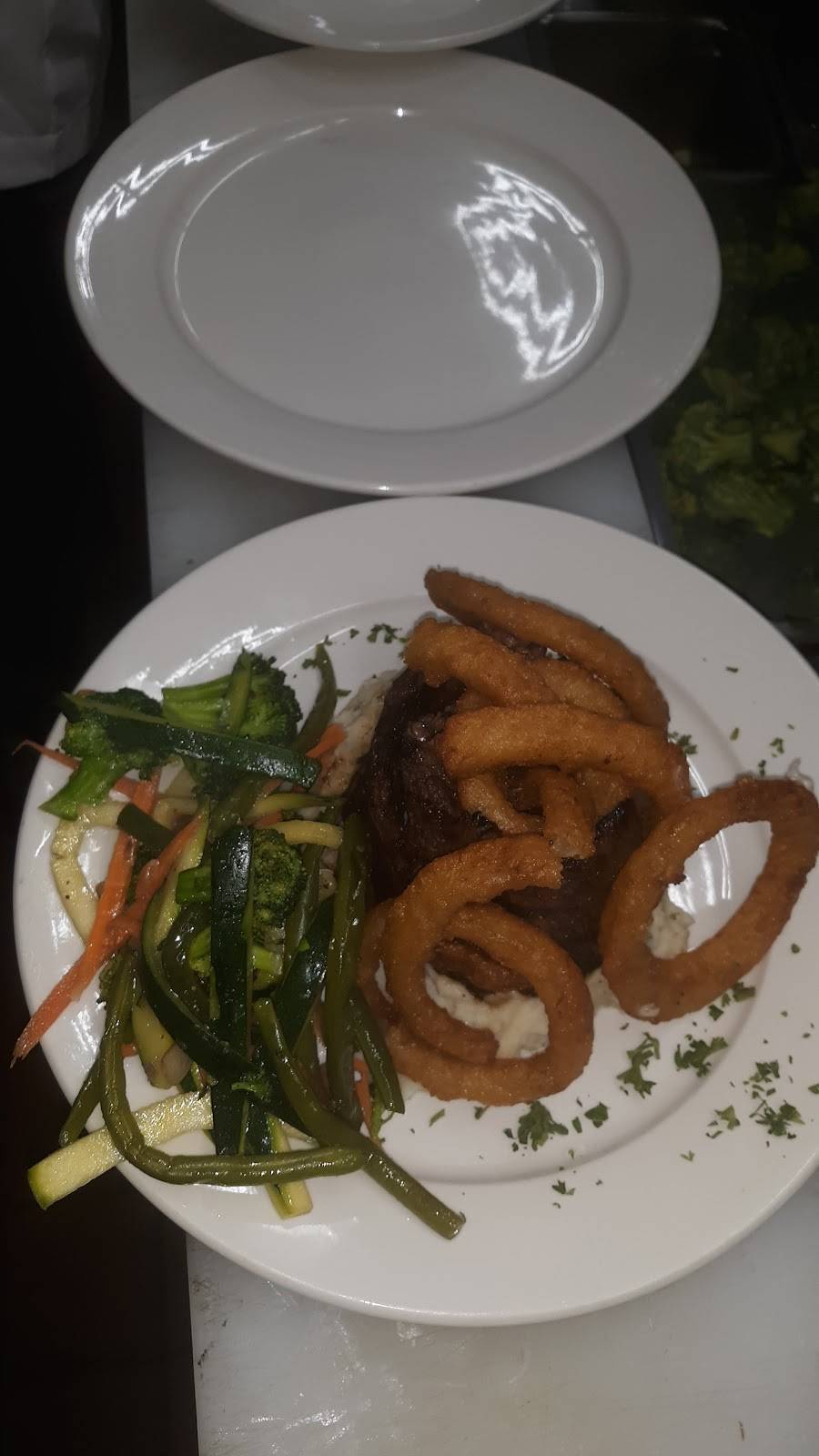 Gators | restaurant | 2366 Hempstead Turnpike, East Meadow, NY 11554, USA | 5165957685 OR +1 516-595-7685