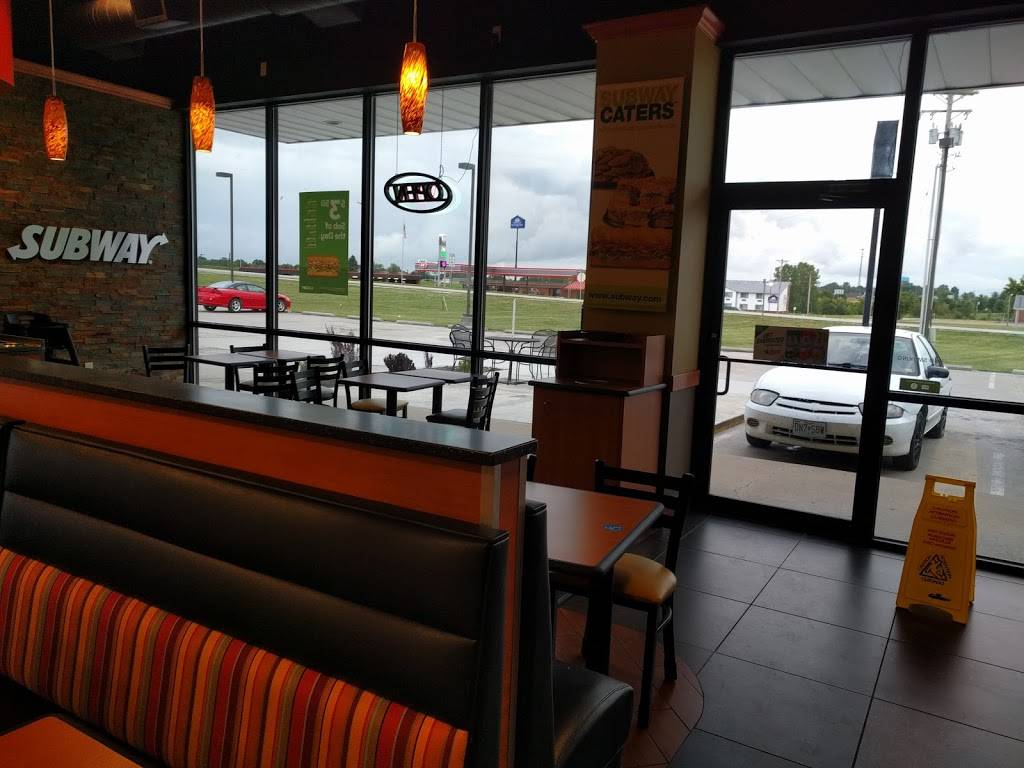 Subway Restaurants | restaurant | 122 Northstar Dr, Holts Summit, MO 65043, USA | 5738965771 OR +1 573-896-5771