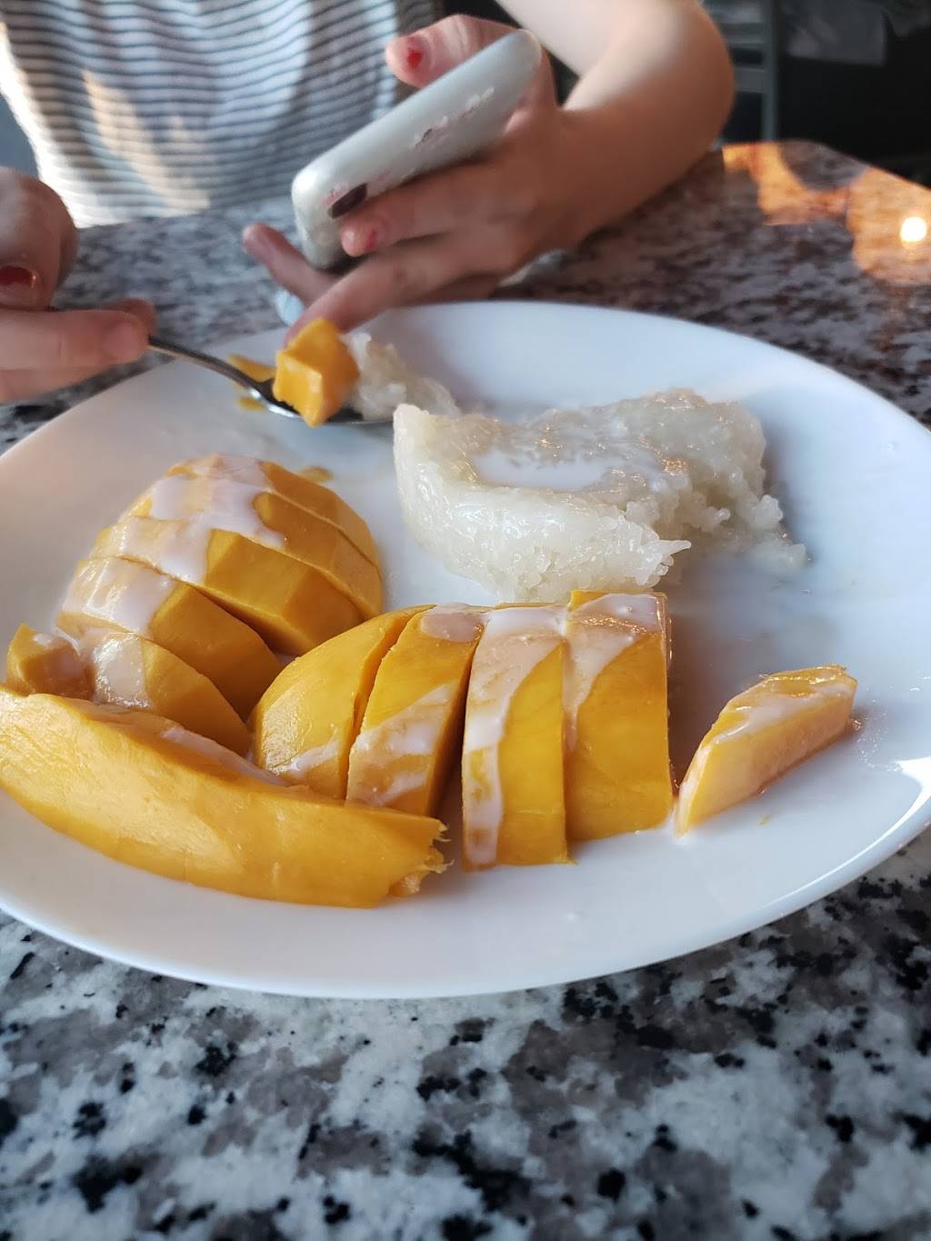 Krua Thai Cuisine | restaurant | 1510 E Bell Rd Suite A100, Phoenix, AZ 85022, USA | 6029714988 OR +1 602-971-4988