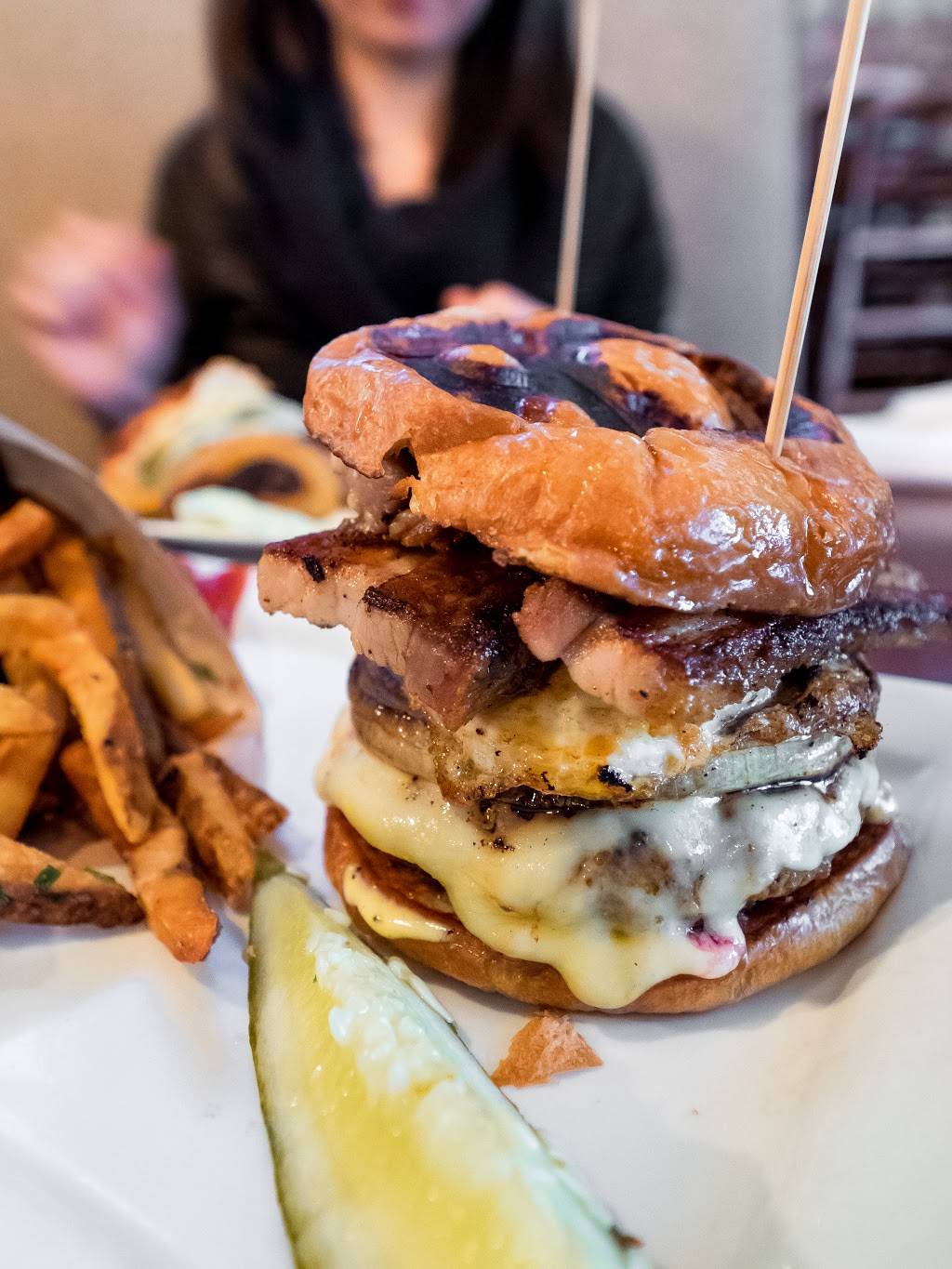 Citizen Burger Bar | restaurant | 1051 N Highland St, Arlington, VA 22201, USA | 7035677401 OR +1 703-567-7401