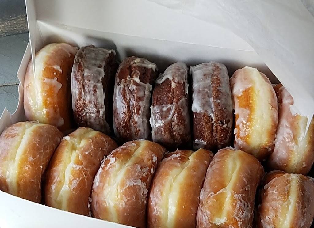 Donut King | bakery | 1660 Girod St, Mandeville, LA 70448, USA | 9859518531 OR +1 985-951-8531