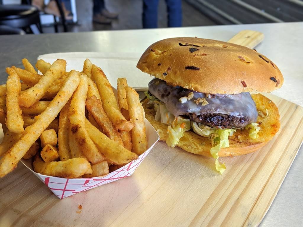 M&CO. Burgers | restaurant | 2088 Lawrence Ave E, Scarborough, ON M1R 2Z5, Canada | 6473522088 OR +1 647-352-2088