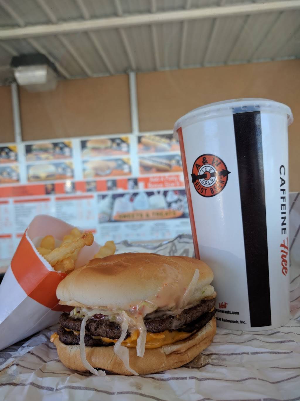 A&W Restaurant | restaurant | 1501 N Lincoln St, Greensburg, IN 47240, USA | 8126632772 OR +1 812-663-2772