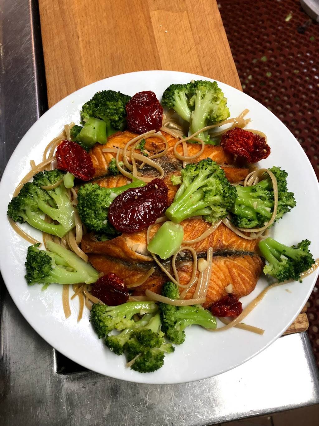 Petes Grill | restaurant | 14 Queens Blvd # 39, Sunnyside, NY 11104, USA | 7189372220 OR +1 718-937-2220