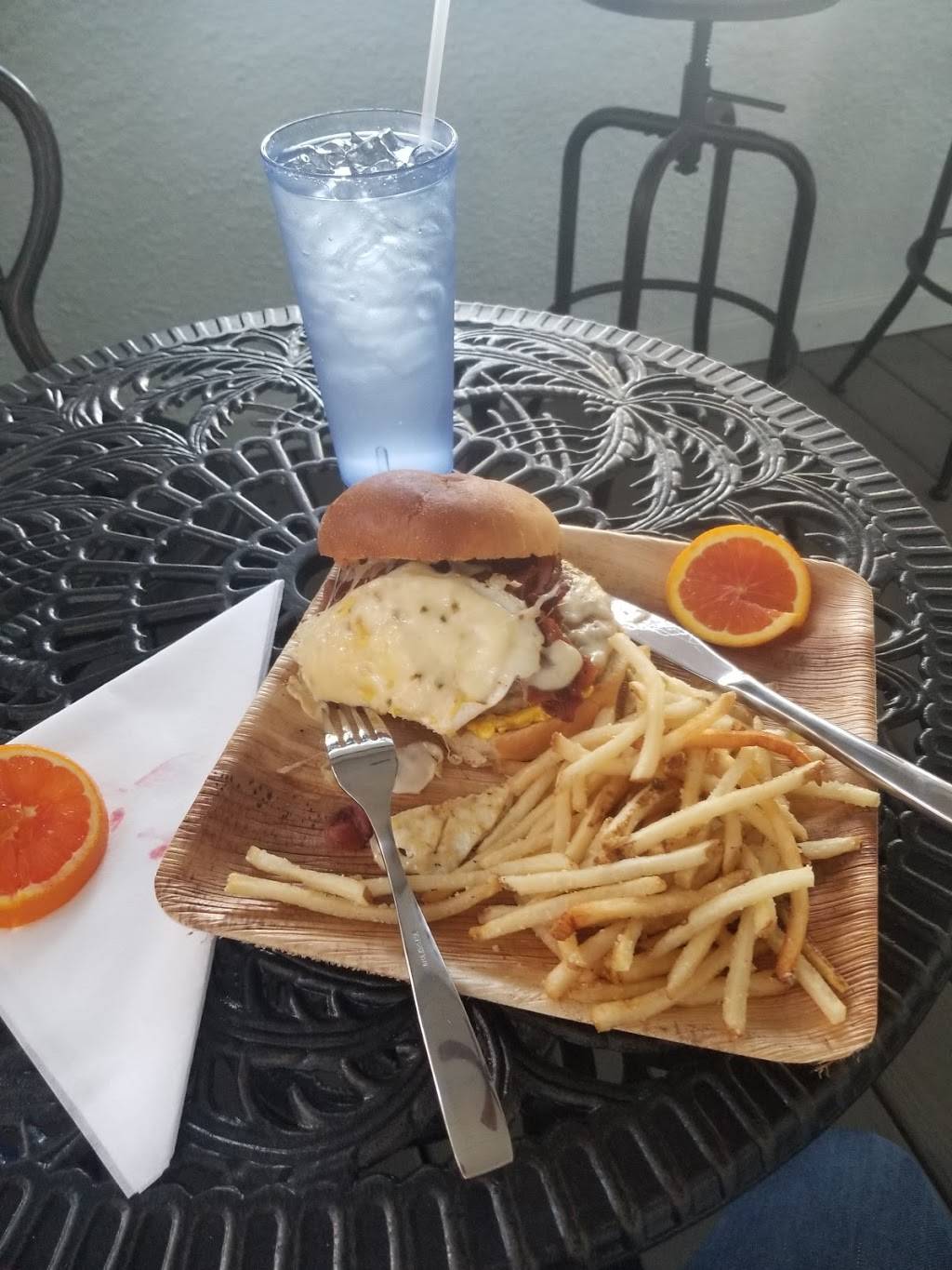 Grey Bellys | restaurant | 601 E New Haven Ave, Melbourne, FL 32901, USA | 3214994531 OR +1 321-499-4531