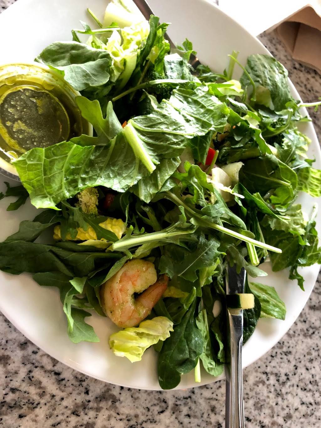 Coolgreens - Nichols Hills Plaza | restaurant | 6475 Avondale Dr, Nichols Hills, OK 73116, USA | 4058412665 OR +1 405-841-2665