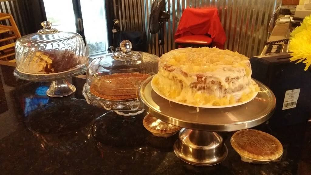 Mrs. Kittys | restaurant | 203 E Meadow Rd, Eden, NC 27288, USA | 3366271000 OR +1 336-627-1000