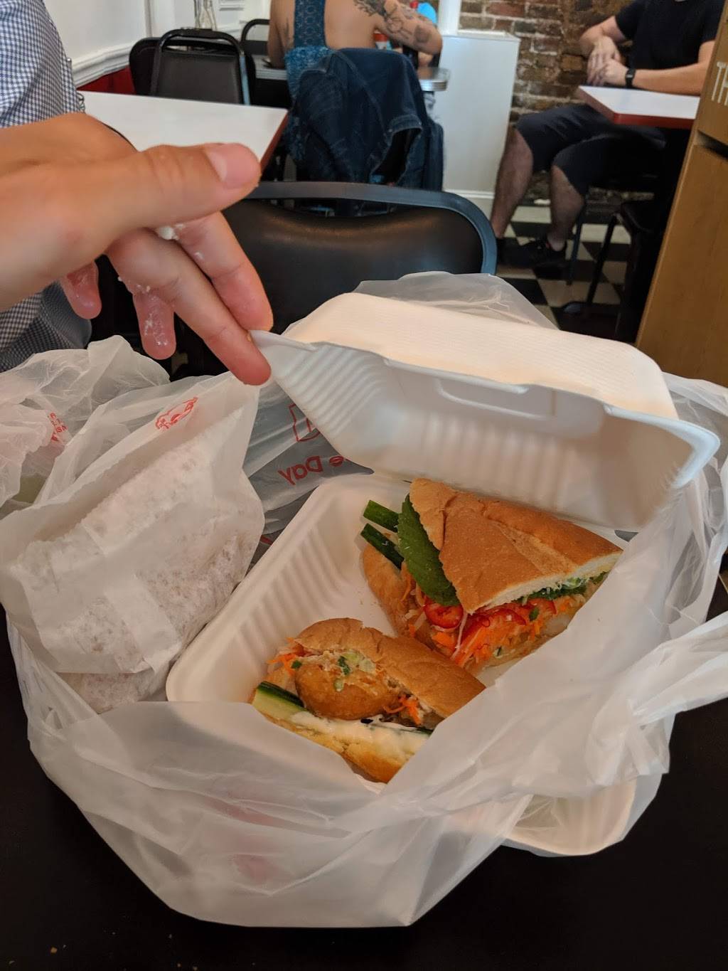 Red Perch | restaurant | 13 Arcade Alley, Nashville, TN 37219, USA | 6159537175 OR +1 615-953-7175