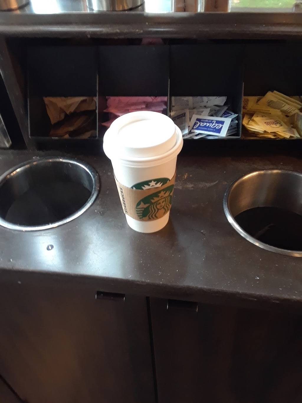 Starbucks | cafe | 1701 W Division St, Chicago, IL 60622, USA | 7732525084 OR +1 773-252-5084