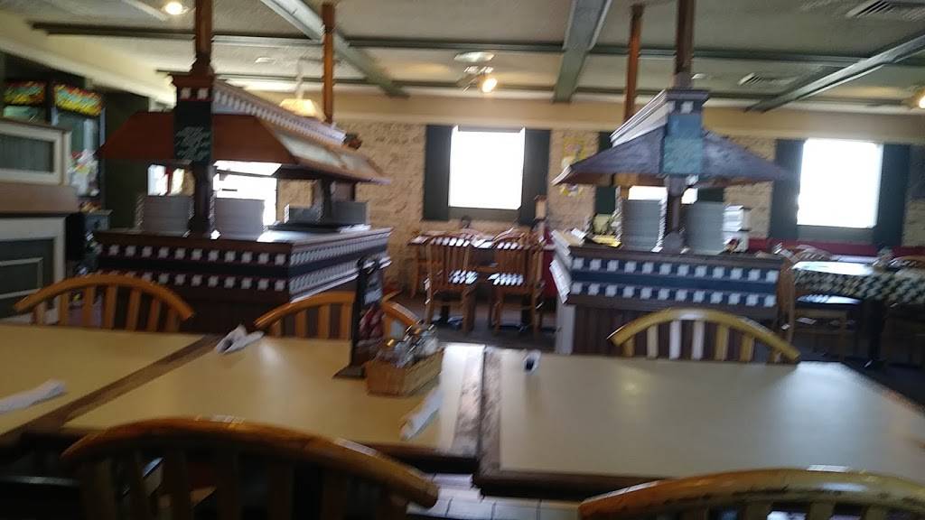 Pizza Hut | meal delivery | 400 NE 69th St Hwy, Claycomo, MO 64119, USA | 8164526723 OR +1 816-452-6723