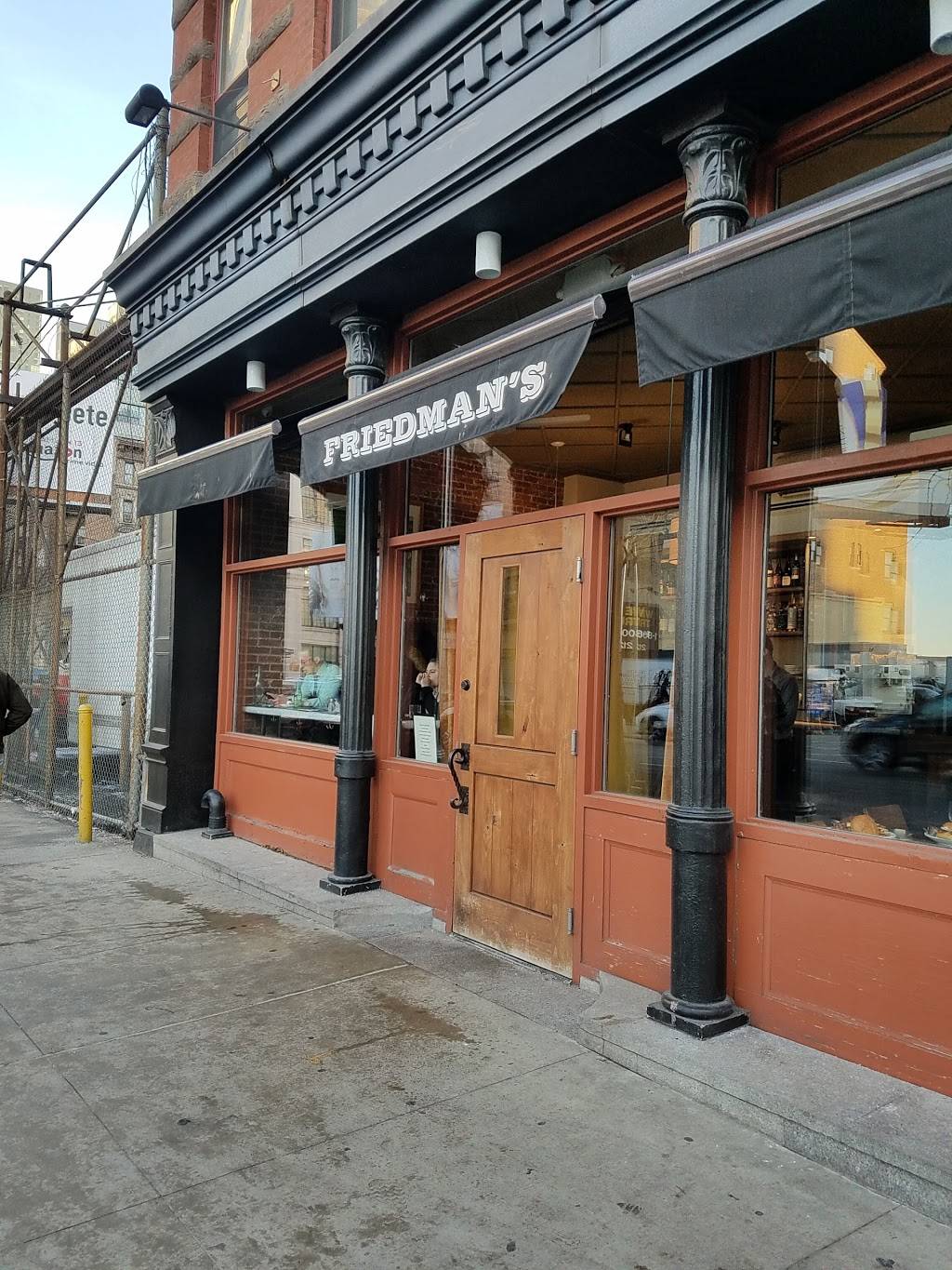 Friedmans | restaurant | 450 10th Ave, New York, NY 10018, USA | 2122681100 OR +1 212-268-1100