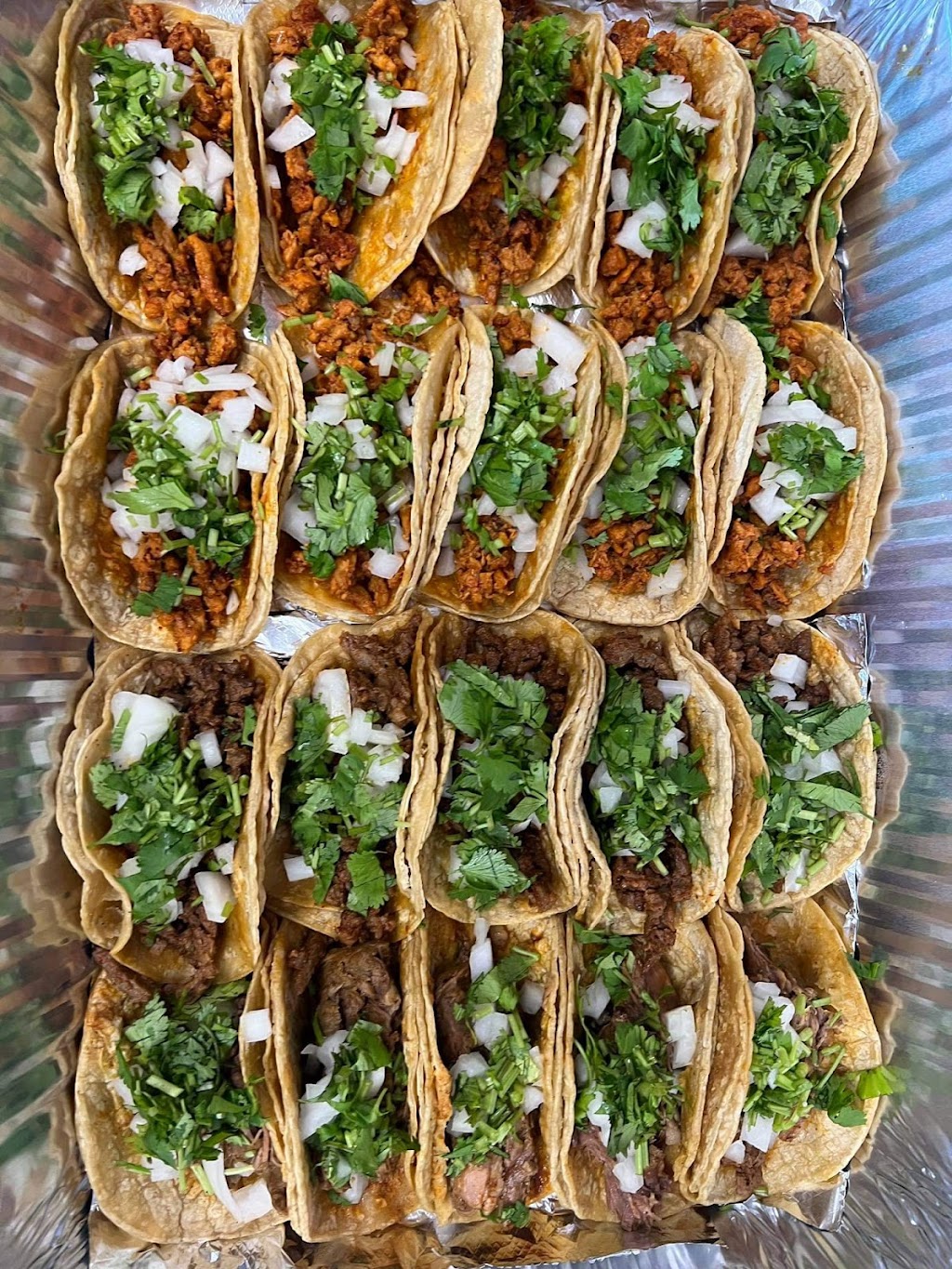 Romero’s Taco Truck | restaurant | 13996 W National Ave, New Berlin, WI 53151, USA | 4148774966 OR +1 414-877-4966