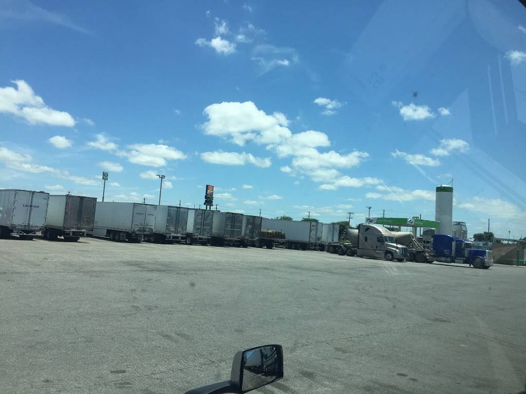 Flying J Travel Center | restaurant | 1815 N Foster Rd, San Antonio, TX 78244, USA | 2106662266 OR +1 210-666-2266