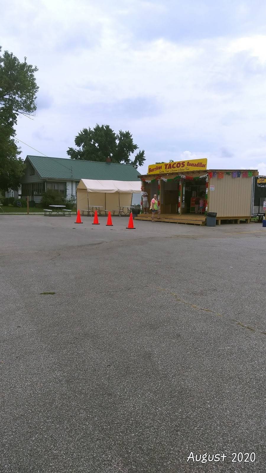 Lupita Food Truck | restaurant | 1915 Washington Blvd, Belpre, OH 45714, USA | 3047618709 OR +1 304-761-8709