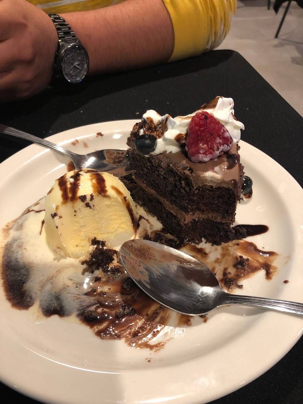 La Pantera mariscos y carnes | restaurant | 4545 W Noble Ave, Visalia, CA 93277, USA | 5598025080 OR +1 559-802-5080