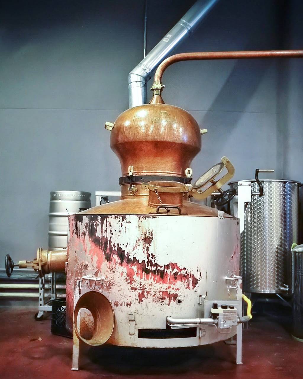 Dorćol Distilling + Brewing Co | restaurant | 1902 S Flores St, San Antonio, TX 78204, USA | 2102290607 OR +1 210-229-0607