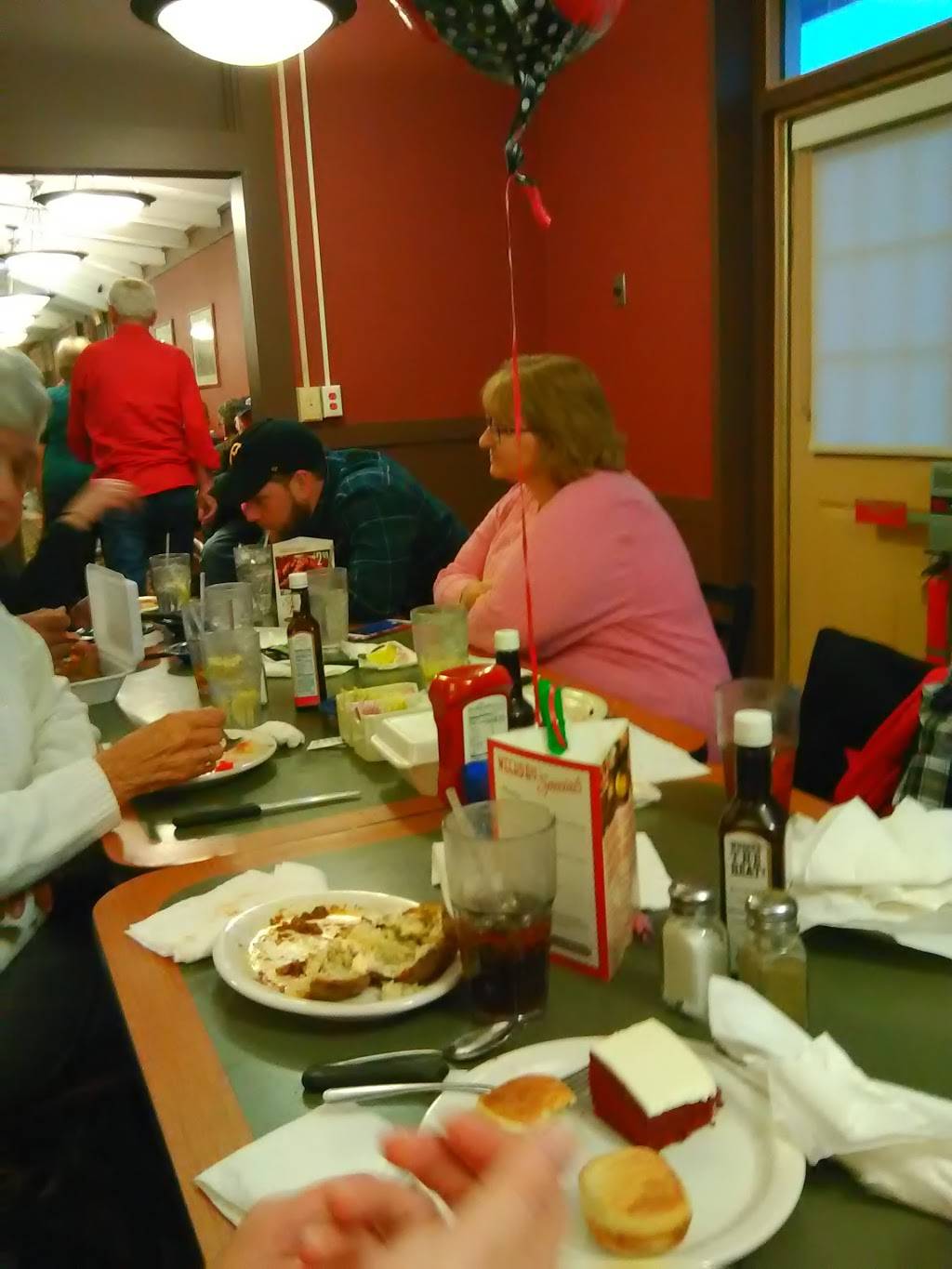 Country Cookin | restaurant | 4744 S Amherst Hwy, Madison Heights, VA 24572, USA | 4345280607 OR +1 434-528-0607