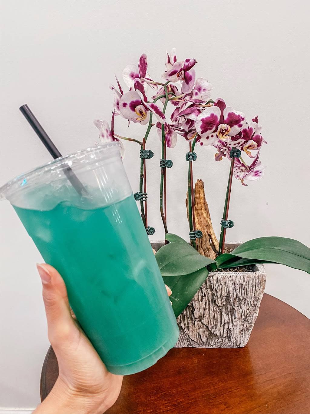 Evoke 215 | restaurant | 1358 E Lycoming St, Philadelphia, PA 19124, USA | 2672376065 OR +1 267-237-6065