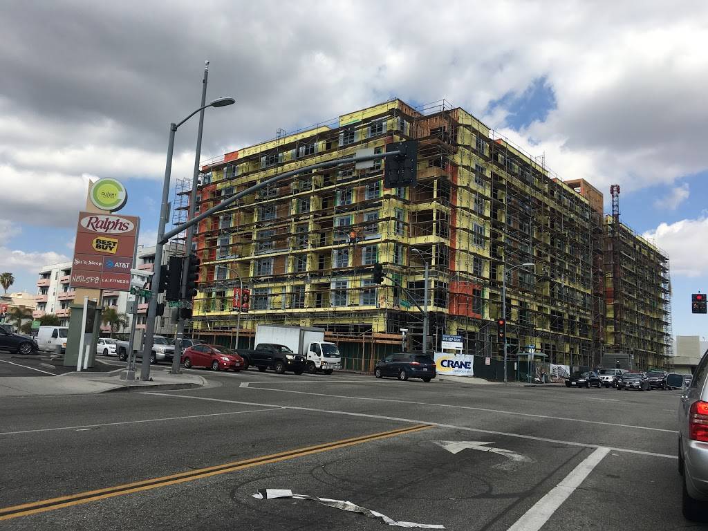 Culver Center | shopping mall | 3851 Overland Ave, Culver City, CA 90232, USA | 2135532200 OR +1 213-553-2200