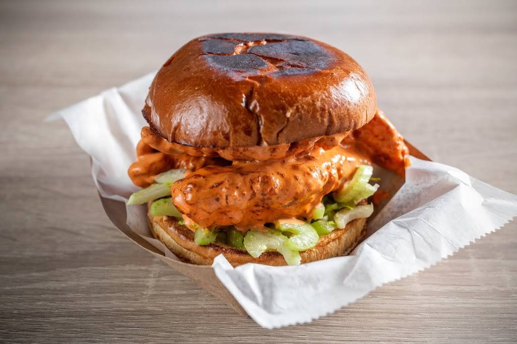 The Fat Shallot Lincoln Park | restaurant | 2468 N Clark St, Chicago, IL 60614, USA | 7736616335 OR +1 773-661-6335