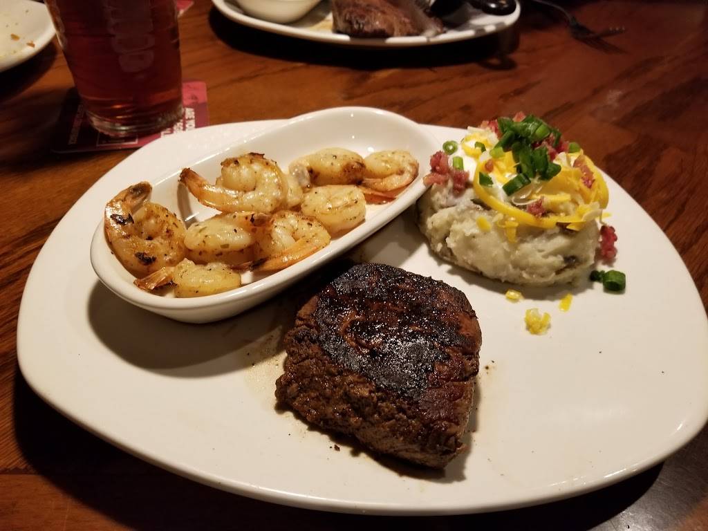 Outback Steakhouse | restaurant | 4390 N Illinois St, Swansea, IL 62226, USA | 6182357000 OR +1 618-235-7000