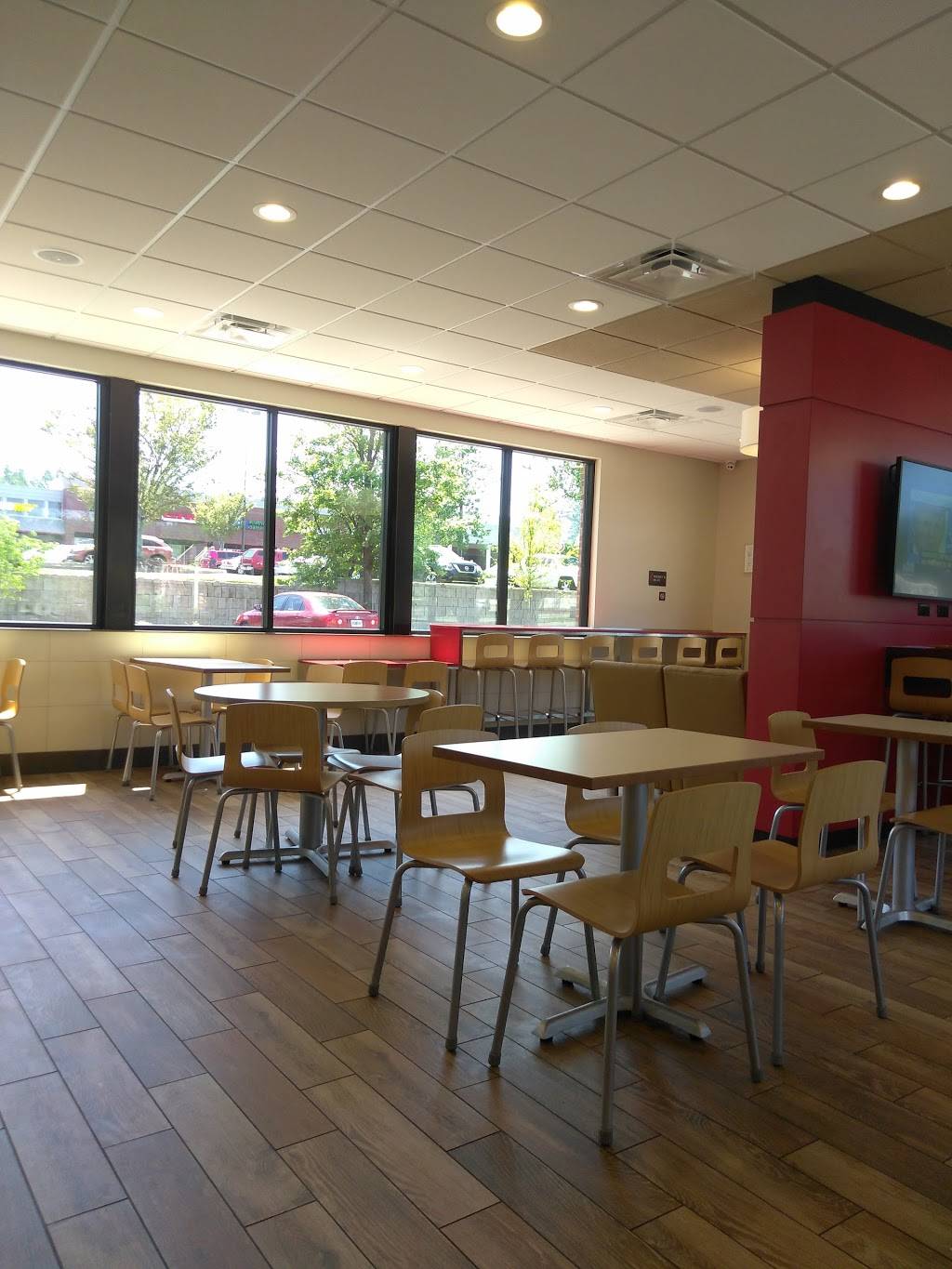 Wendys | restaurant | 4840 Sugarloaf Pkwy, Lawrenceville, GA 30044, USA | 7706825558 OR +1 770-682-5558